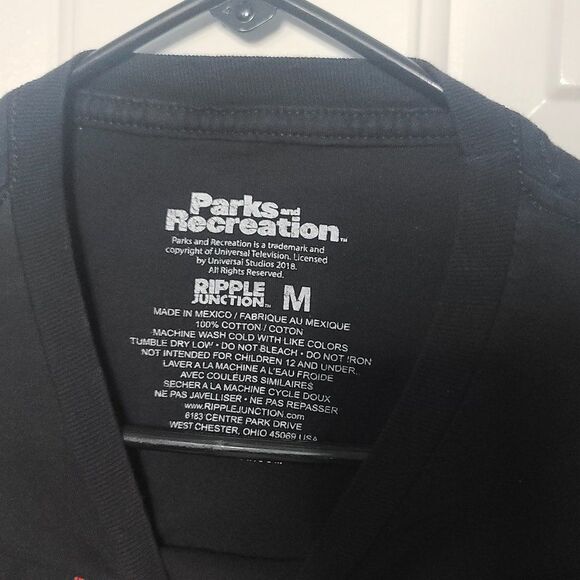 Parks And Recreation Mouse Rat Long Sleeve T-Shirt - Size Medium - Picture 2 of 3